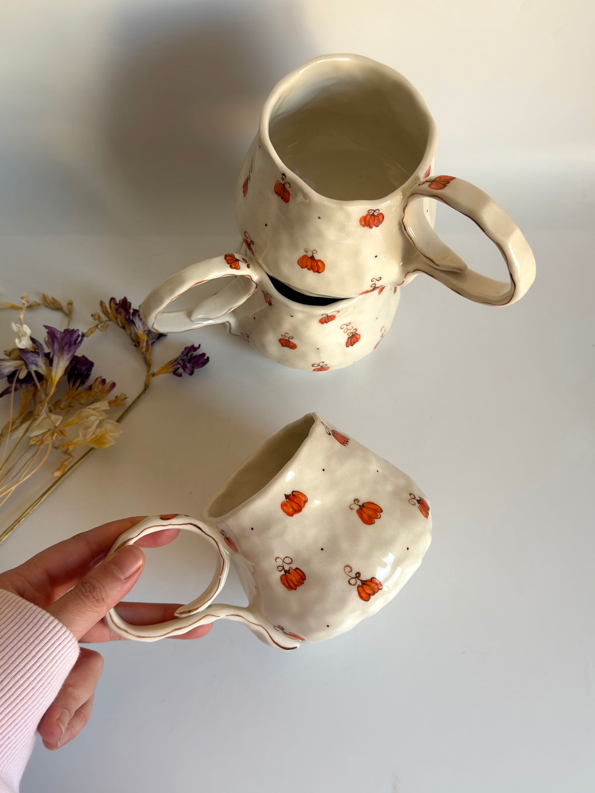 Cute Minimalist Pumpkin Halloween Mug