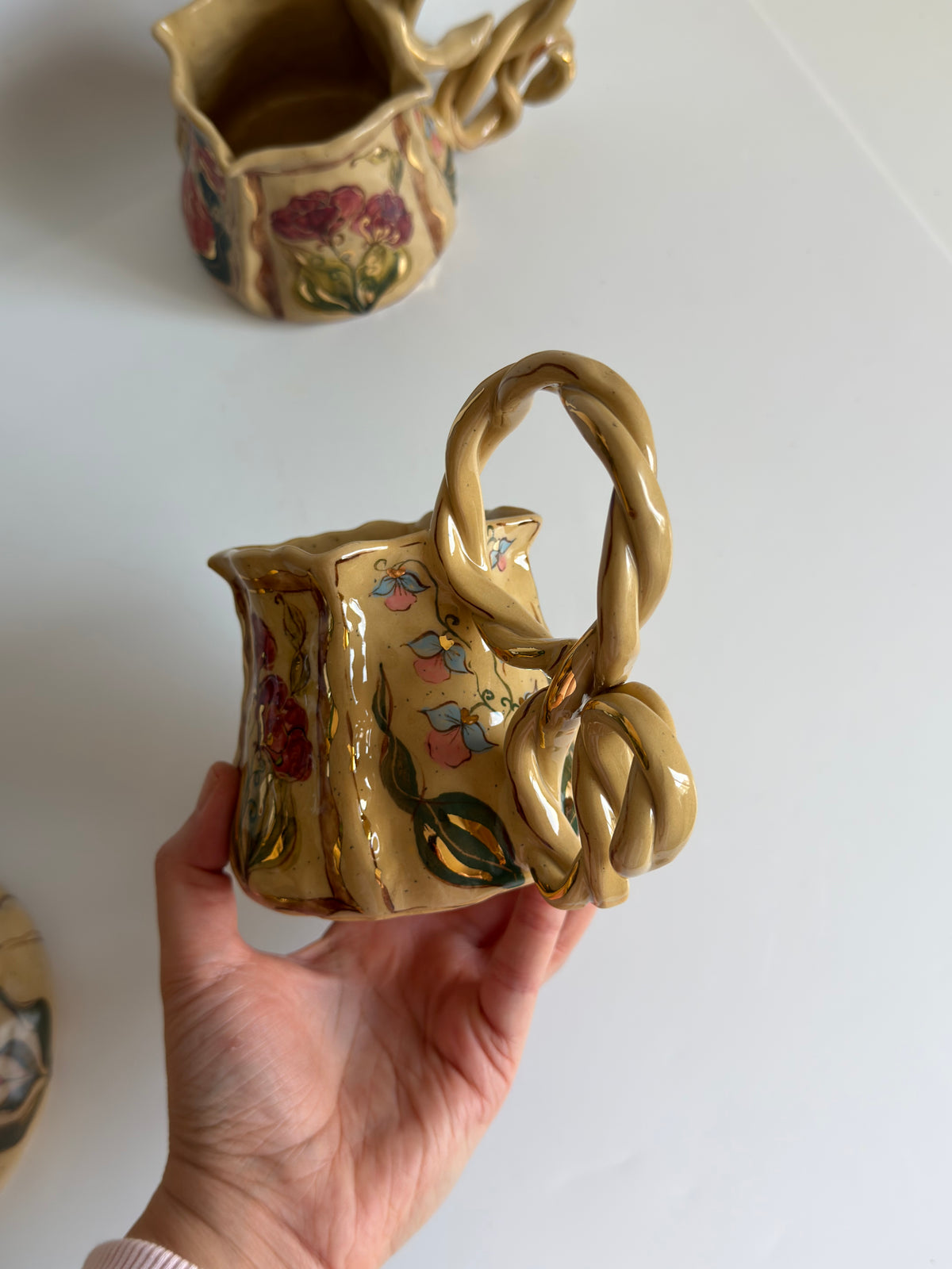 Framed Garden Floral Mug with Handle
