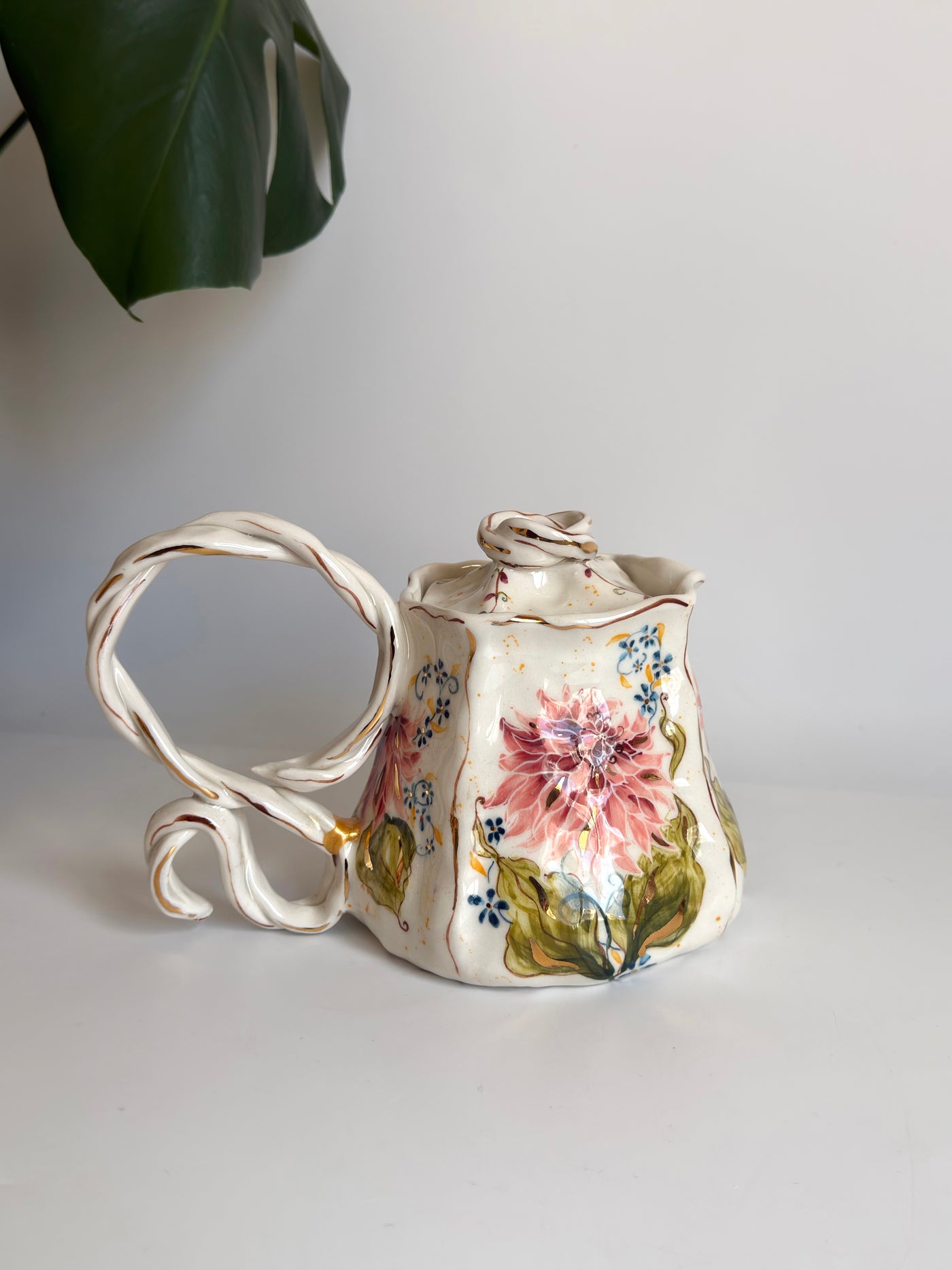 Pink Dahlia Flowers Teapot