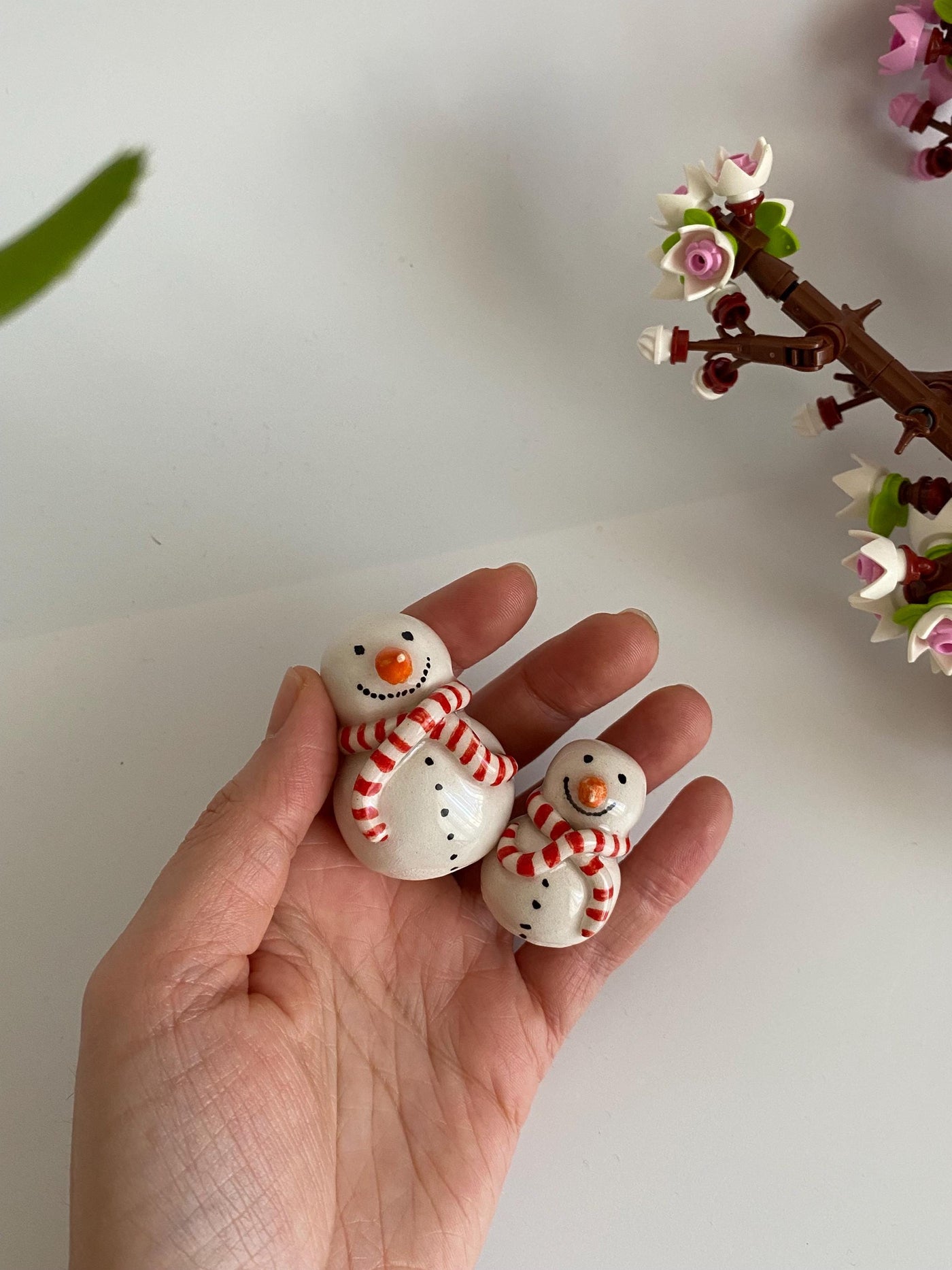 Tiny Ceramic Snowmen Decoration Object