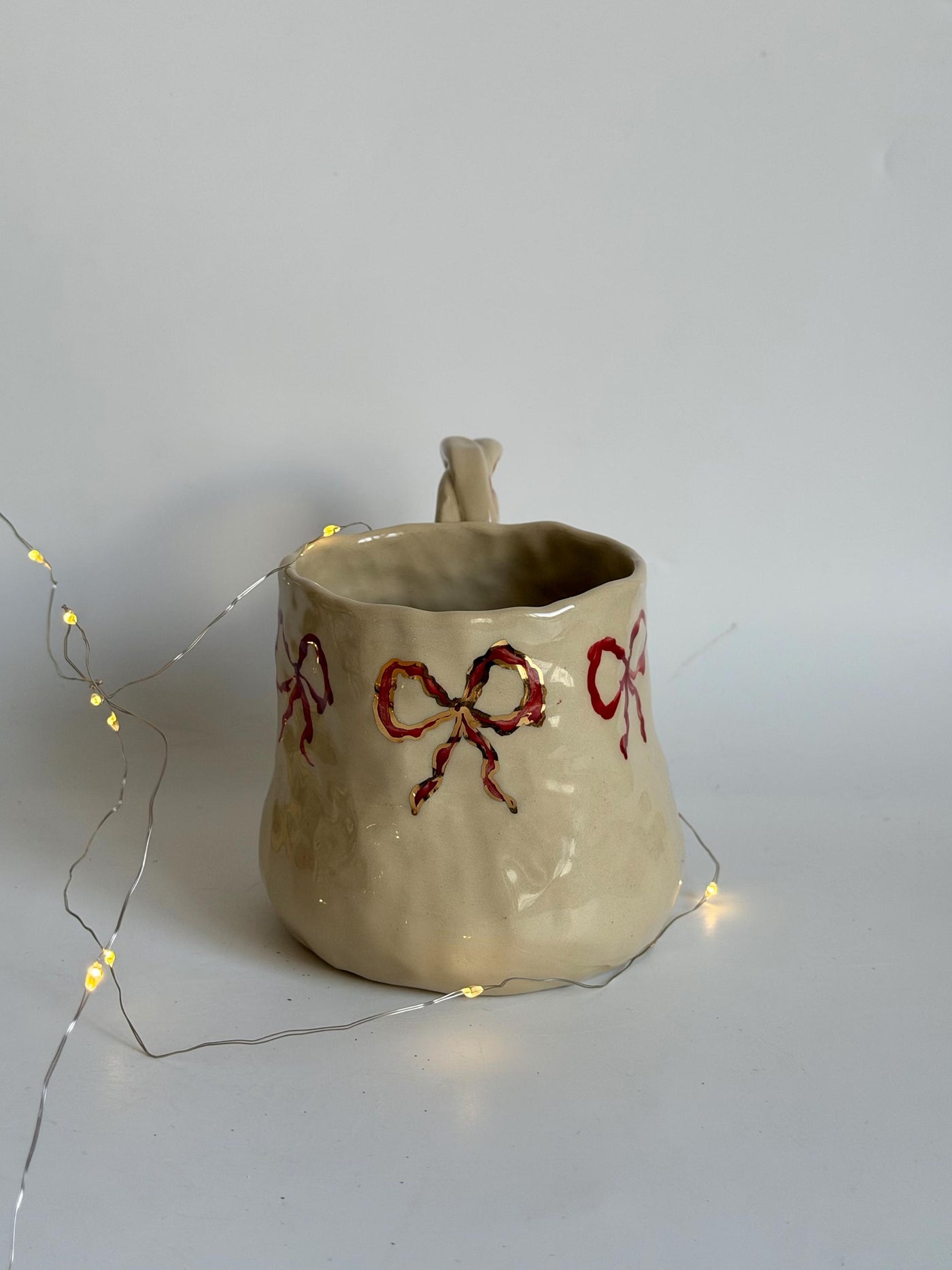 24k Gold Detailed Bows Mug