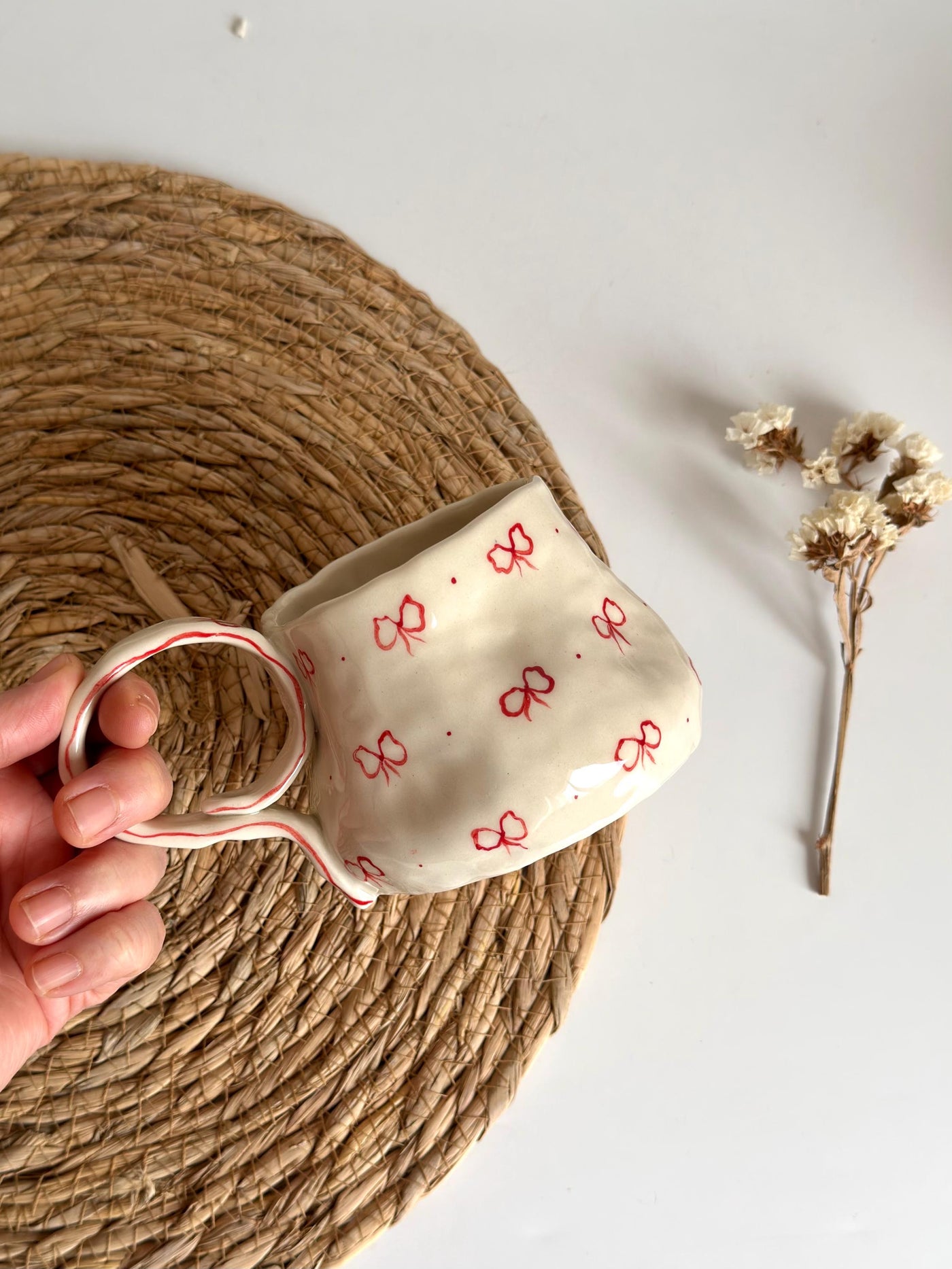 Cute Minimalist Red Bows Mug