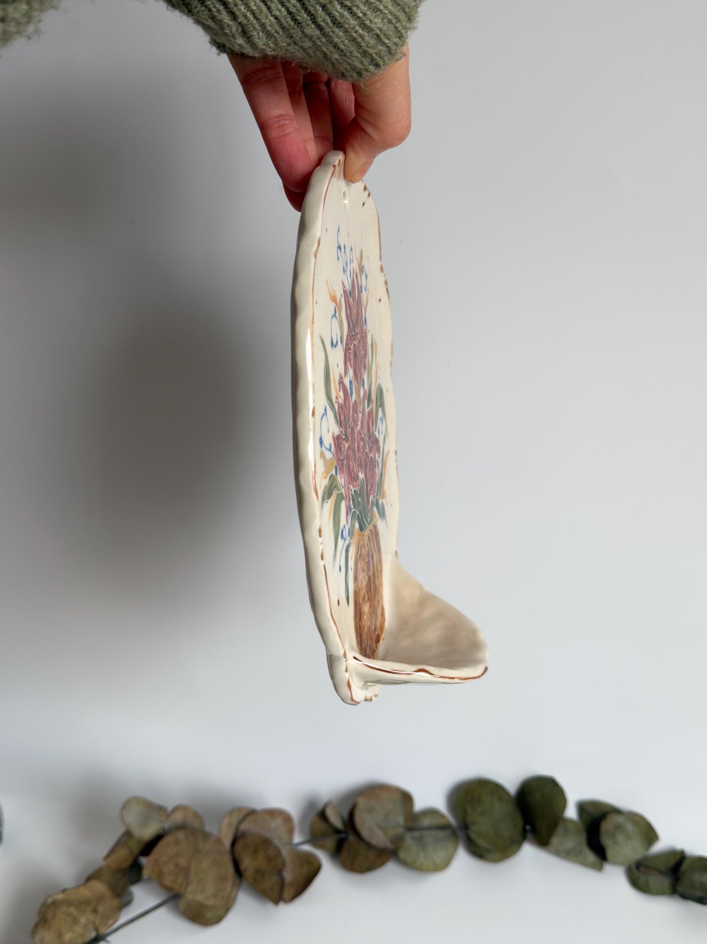 Gold Detail Floral Wall Shelf