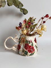 Red Roses and Gold Details Mug