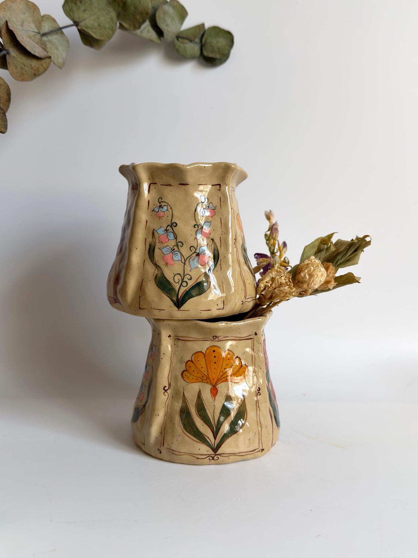 Rustic Tulip , Roses Floral Cup
