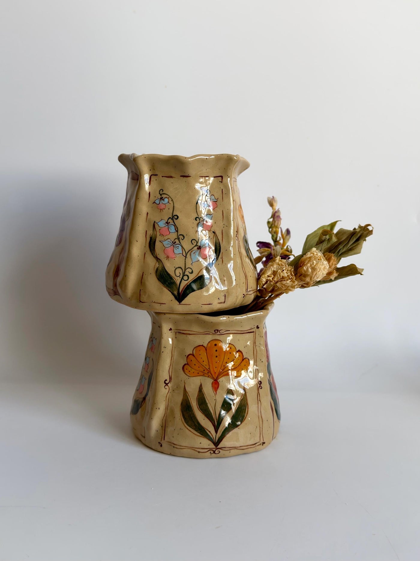 Rustic Tulip , Roses Floral Cup
