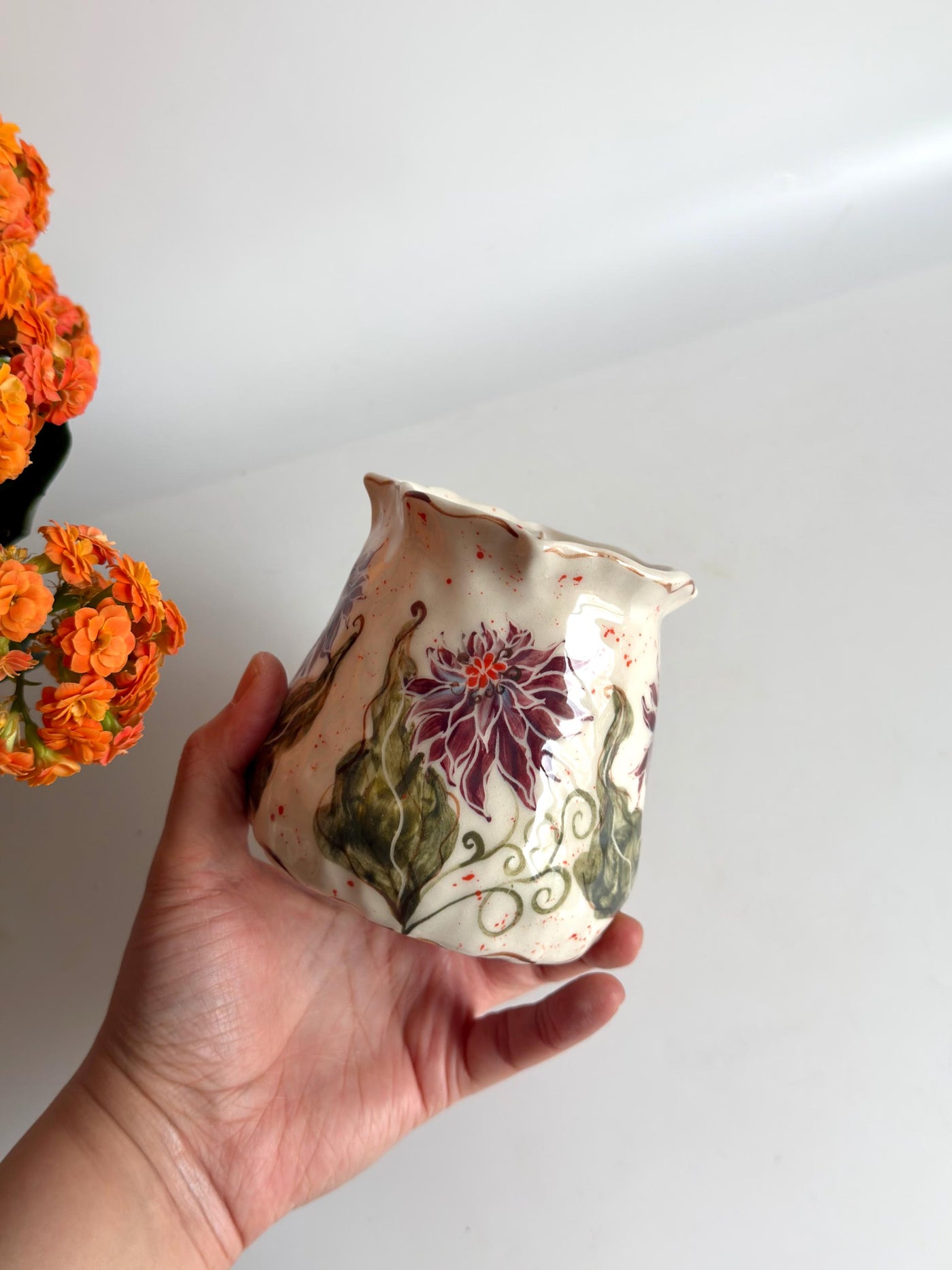 Tumbler with Cremon Flowers