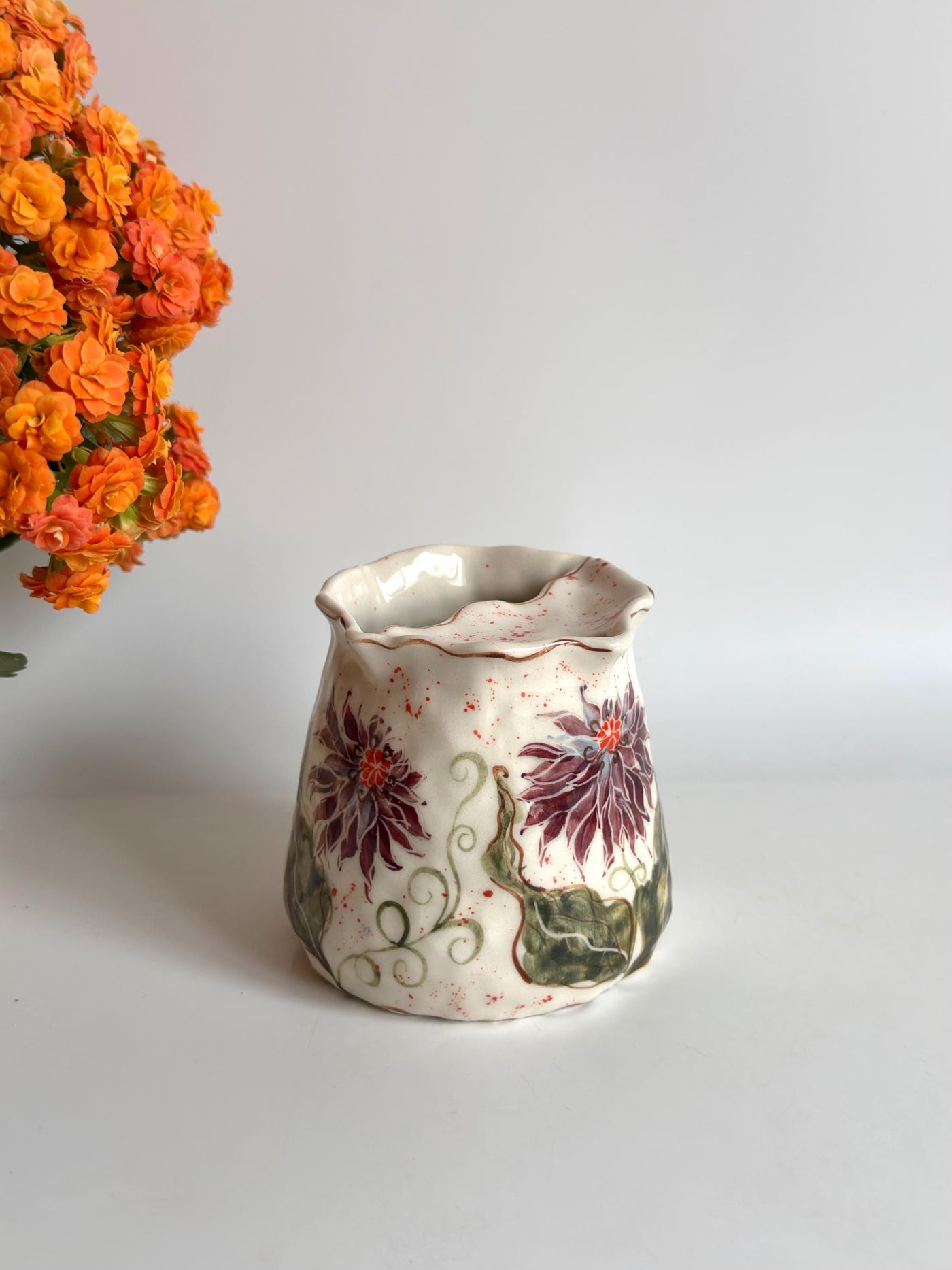 Tumbler with Cremon Flowers