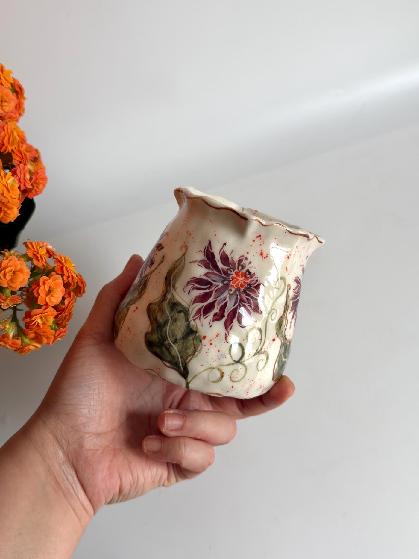 Tumbler with Cremon Flowers