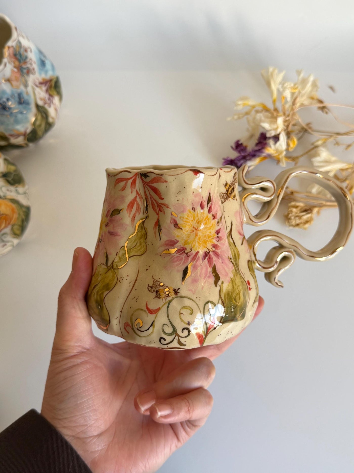 Dahlia Design Mug wiht Butterfly