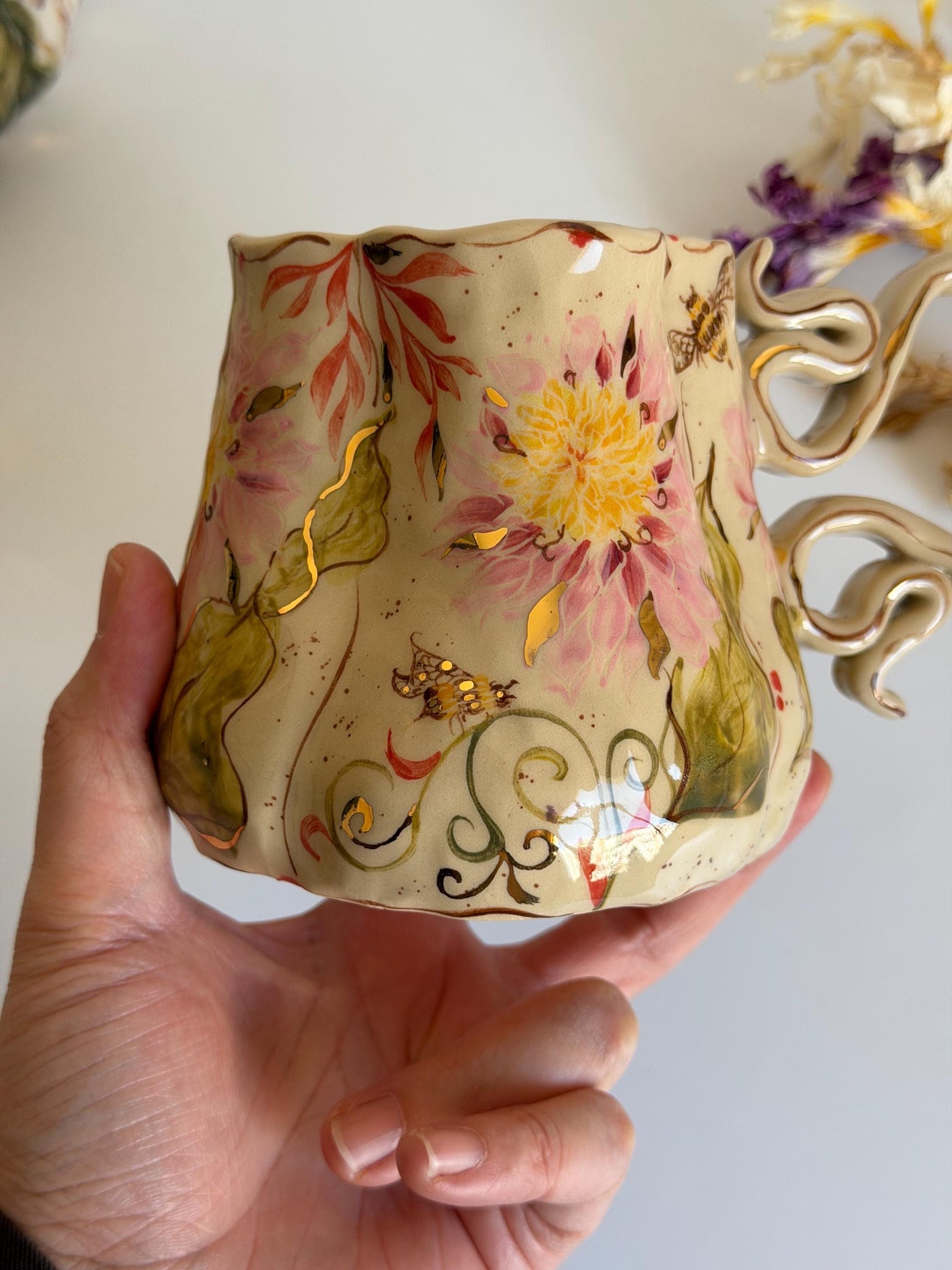 Dahlia Design Mug wiht Butterfly