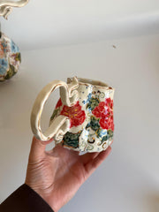 Red Roses and Gold Details Butterfly Mug