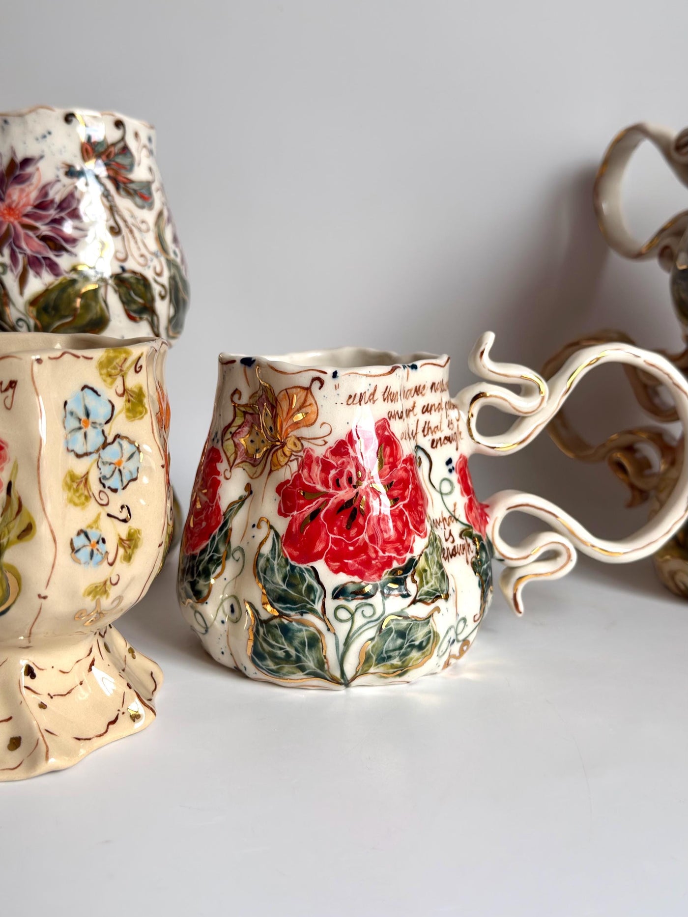 Red Roses and Gold Details Butterfly Mug