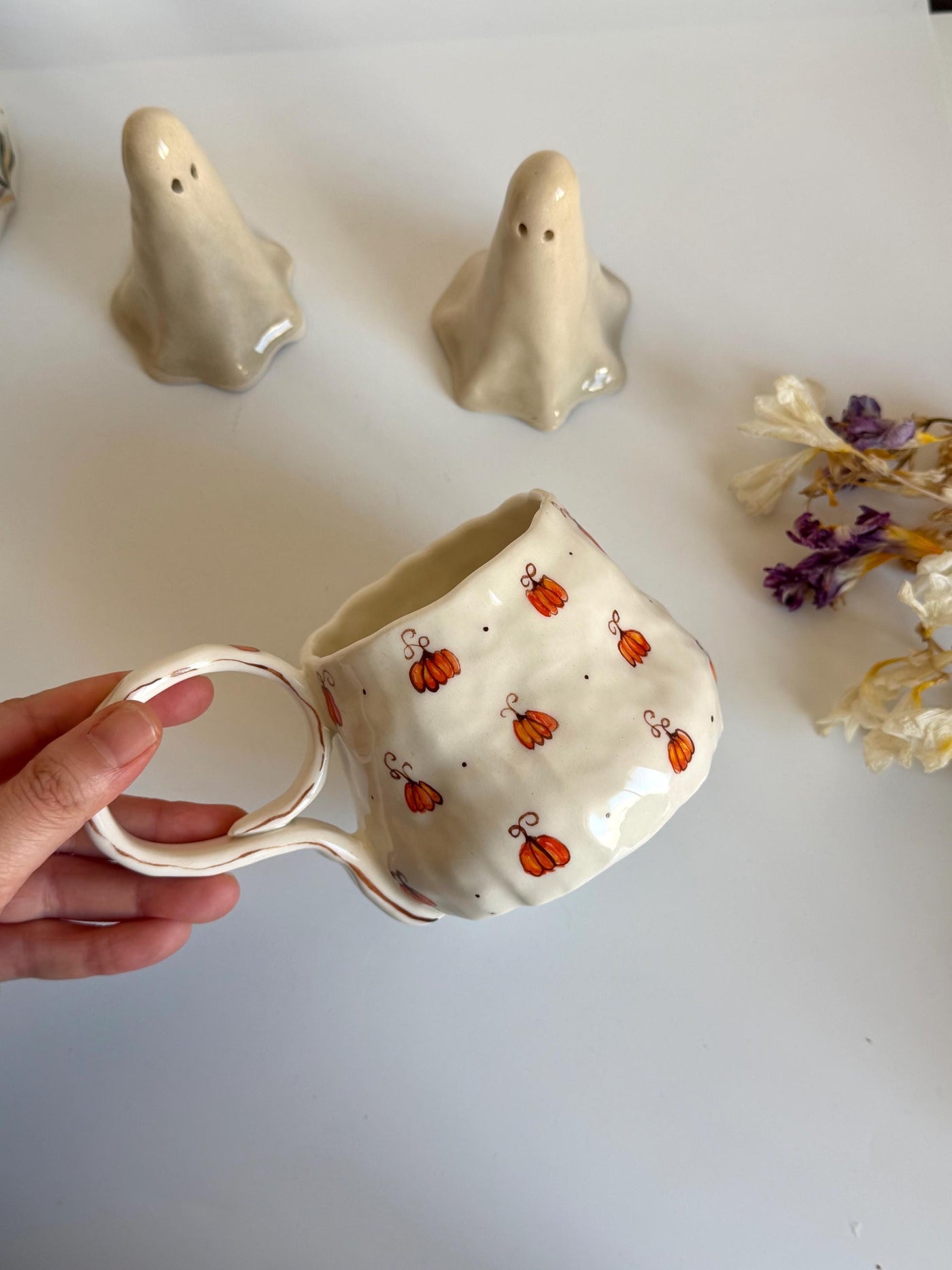 Cute Minimalist Pumpkin Halloween Mug