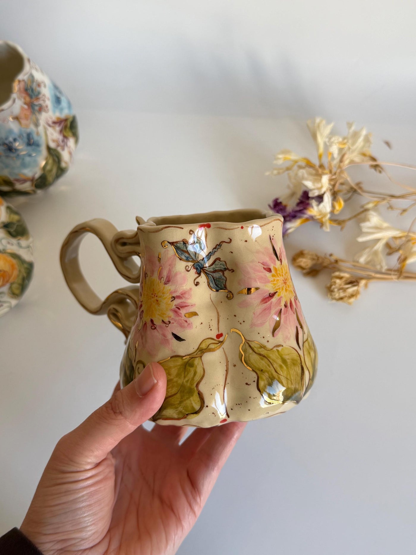 Dahlia Design Mug wiht Butterfly