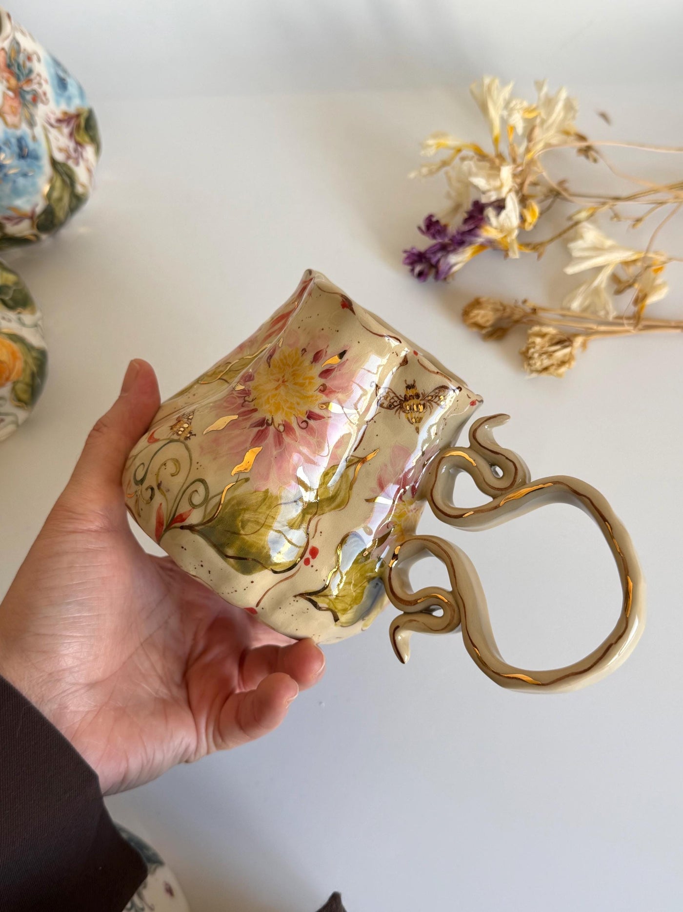 Dahlia Design Mug wiht Butterfly