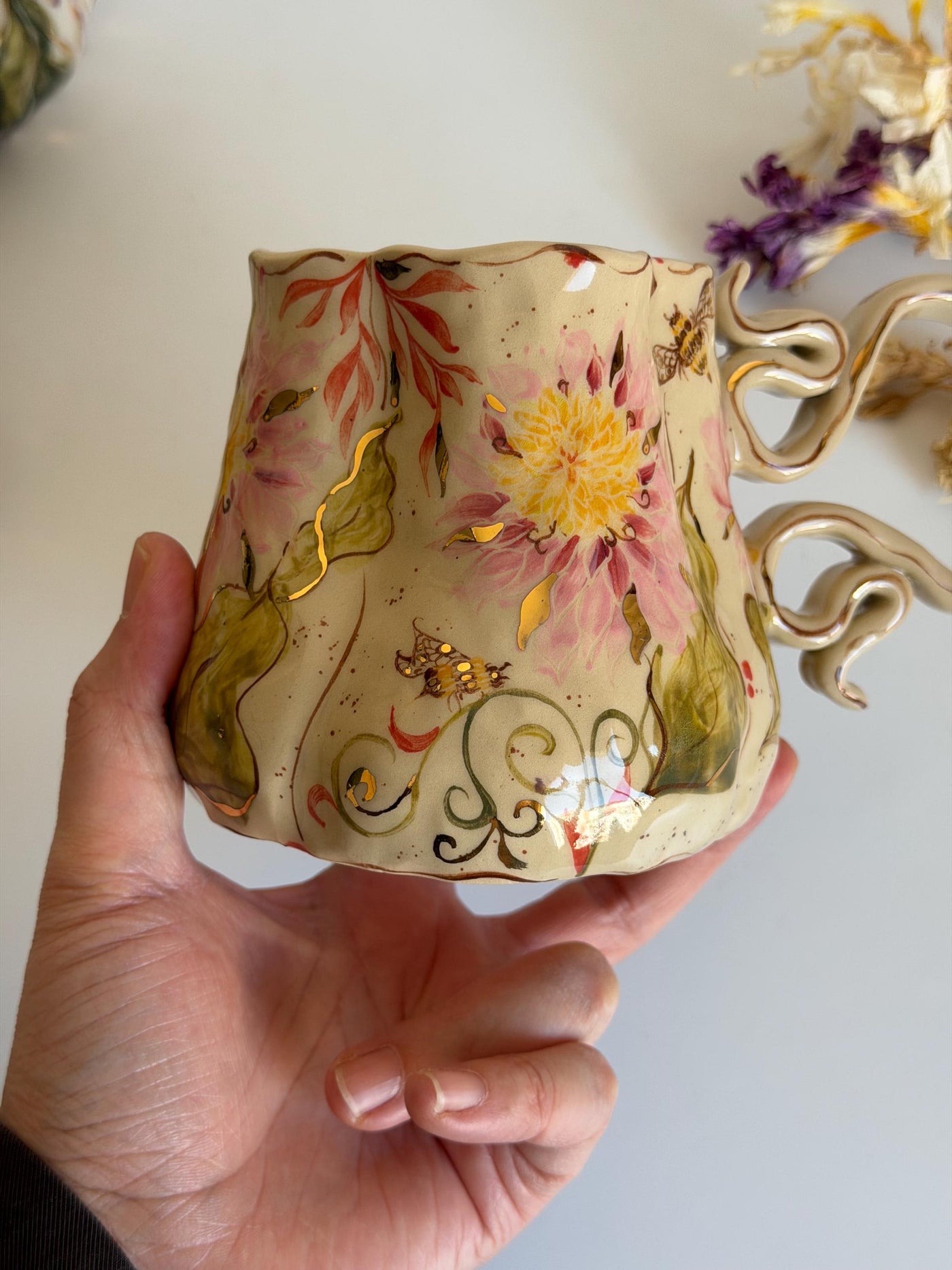 Dahlia Design Mug wiht Butterfly