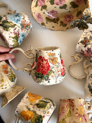 Red Roses and Gold Details Butterfly Mug