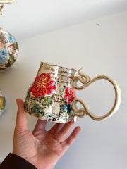Red Roses and Gold Details Butterfly Mug